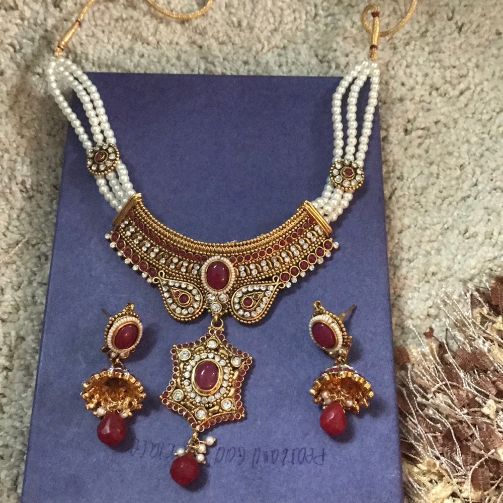 Indian/Pakistani style necklace and earrings set